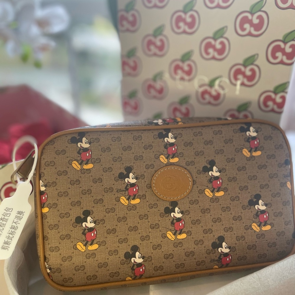 SOLD 💵 Gucci x Disney Collaboration Belt Bag/ Sling - Picture 13 of 13